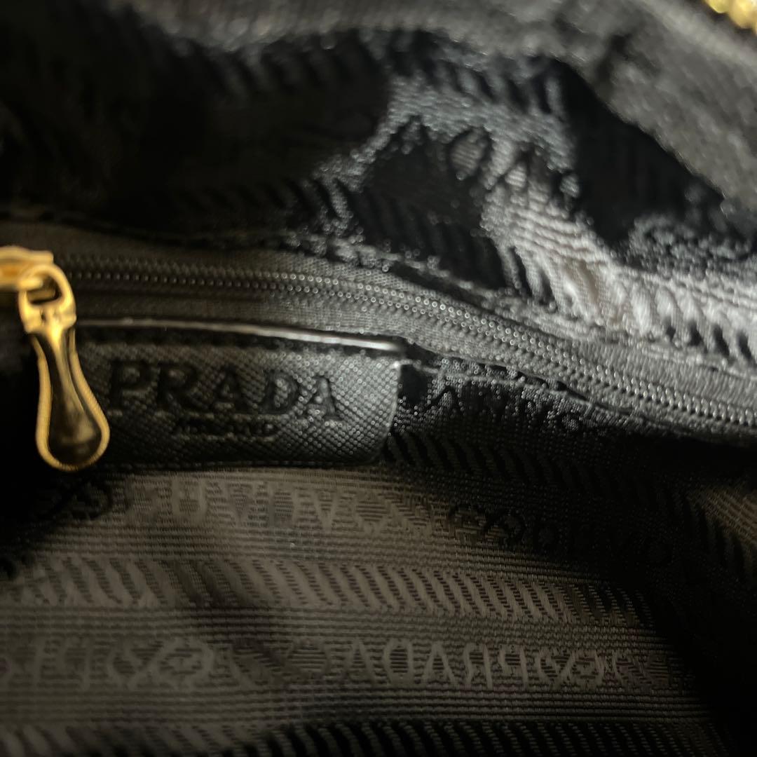 PRADA ブラック ナイロン ショルダーバッグ　本日お値引き価格