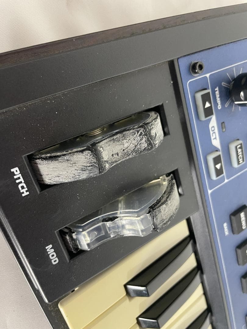 Novation mininova シンセサイザー