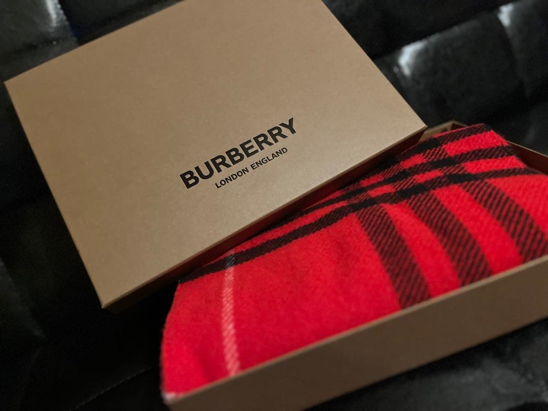BURBERRY　バーバリー　マフラー　カシミア100％　未使用　レッド