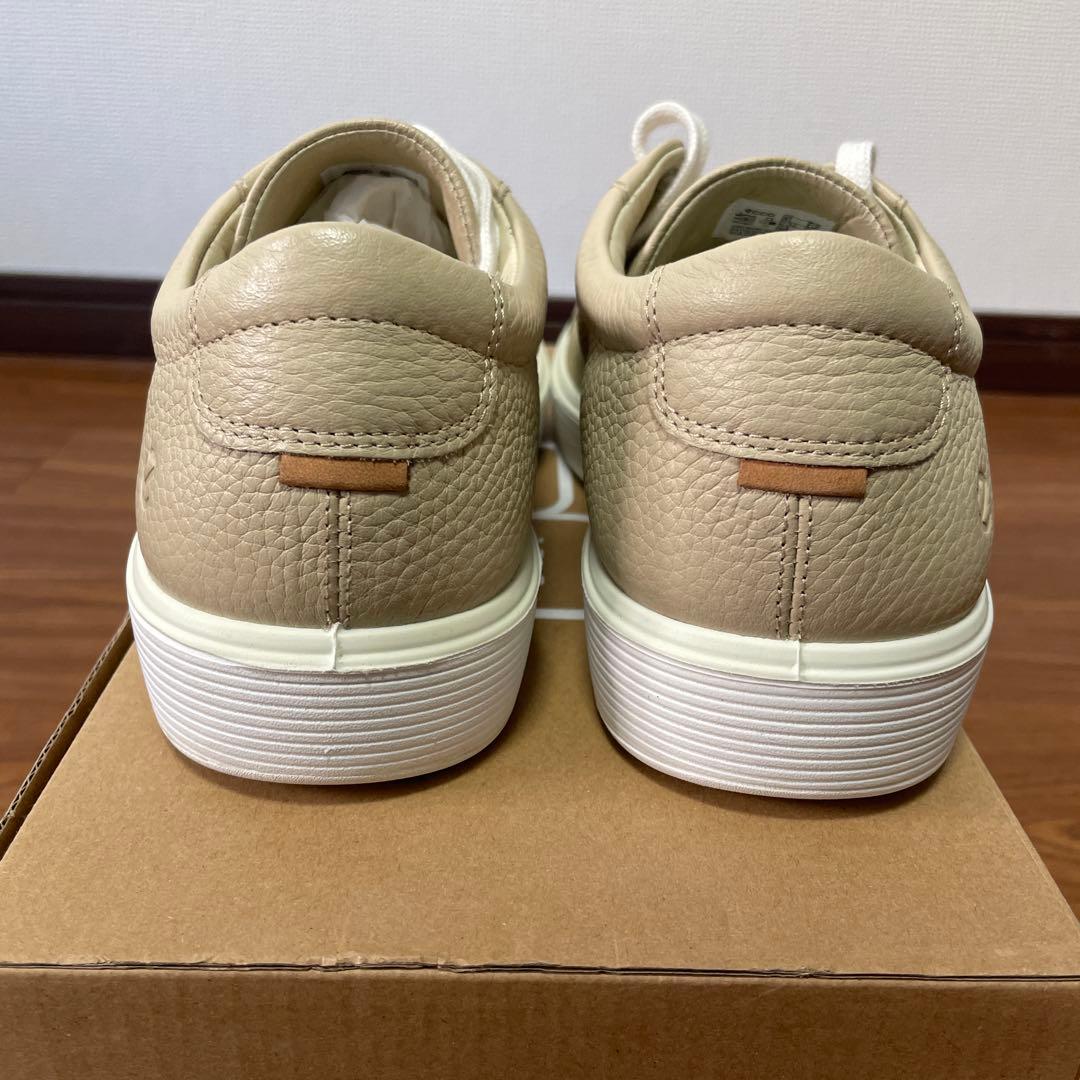 ECCO SOFT60 ベージュレザー スニーカー