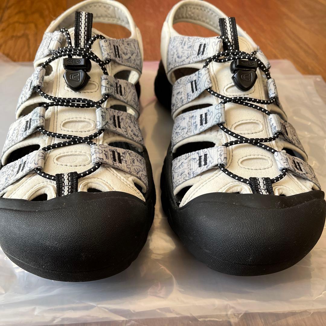 KEEN 防水スポーツサンダル ホワイト/ブラック２８.５cm