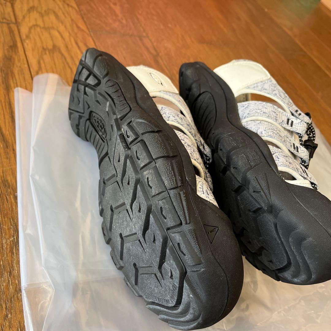 KEEN 防水スポーツサンダル ホワイト/ブラック２８.５cm