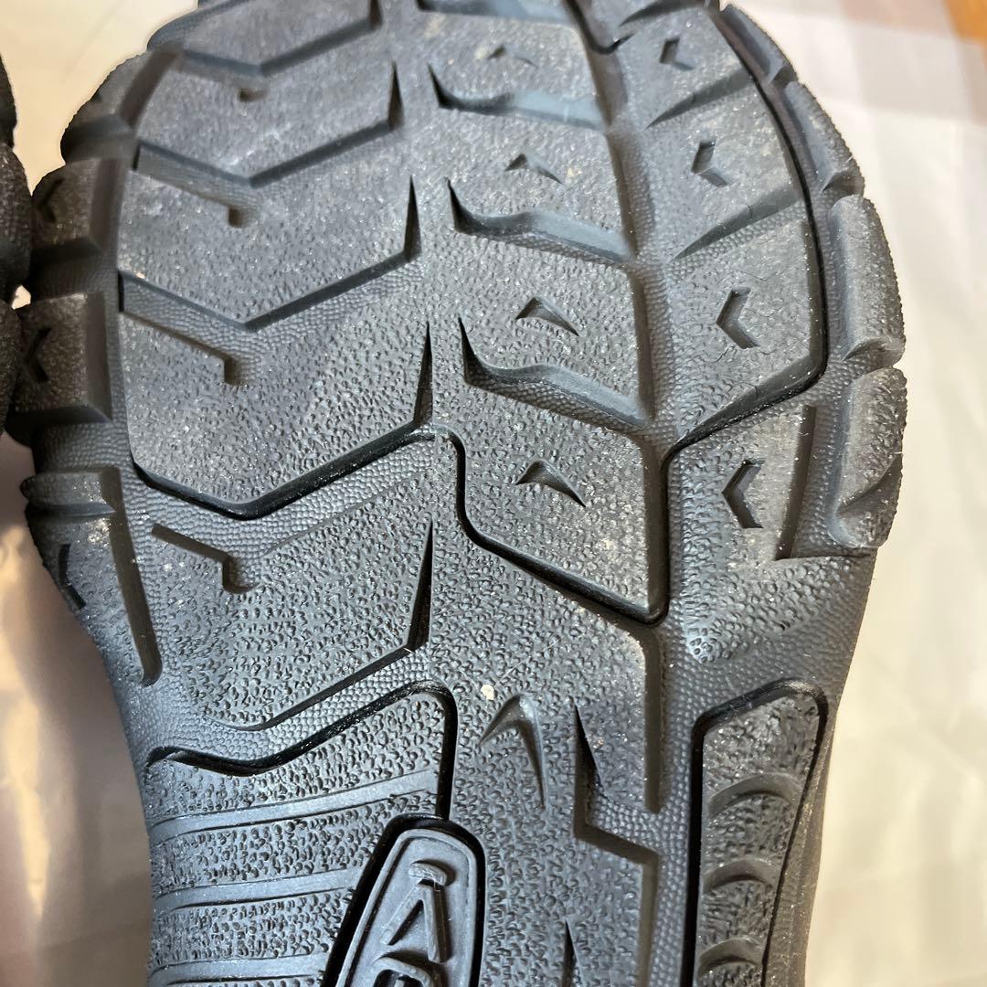 KEEN 防水スポーツサンダル ホワイト/ブラック２８.５cm