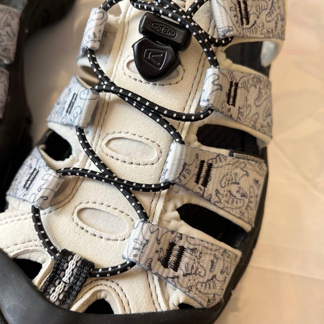 KEEN 防水スポーツサンダル ホワイト/ブラック２８.５cm