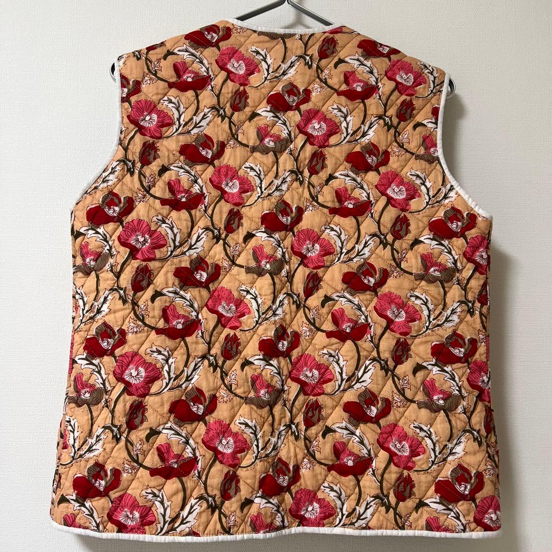 ハルモニチョッキ　キルトジャケット　花柄ベスト　リバーシブル　ポケット付き