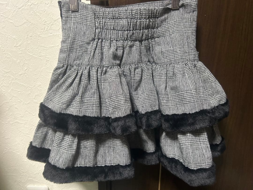 pium ファー付きティアードミニスカート ブラック