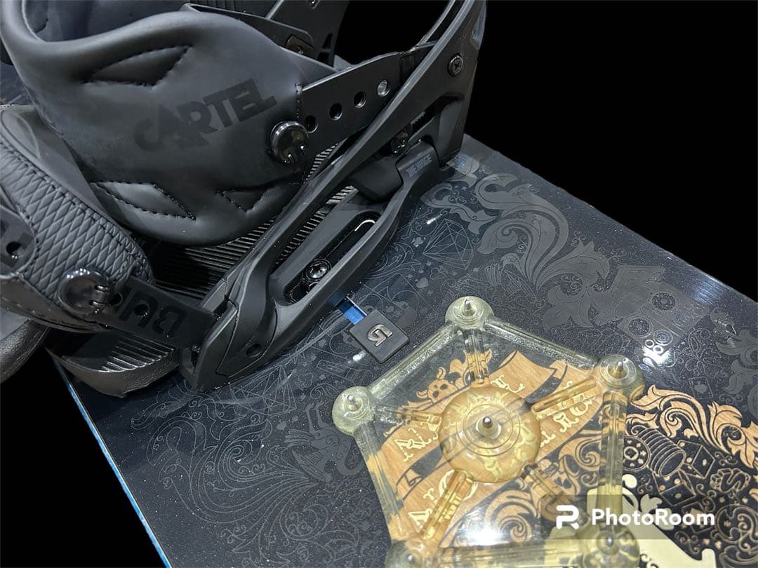 BURTON×BURTONカーテル　高級　チャンス こやま