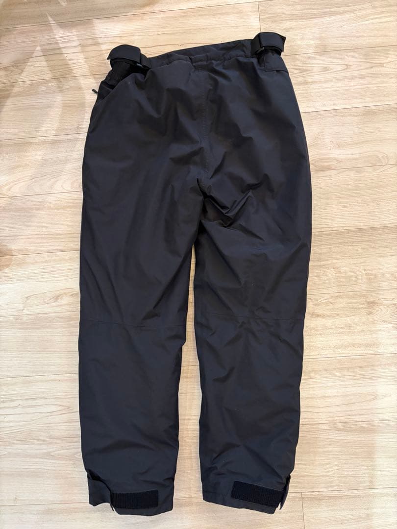 DAIWA ゴアテックスウインタースーツ　ホワイトレイク　ネックゲーター付