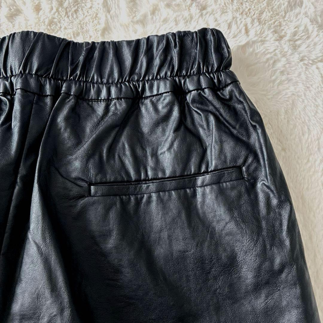 美品✨SACRA サクラ 23AW フェイクレザー ショート パンツ ブラック
