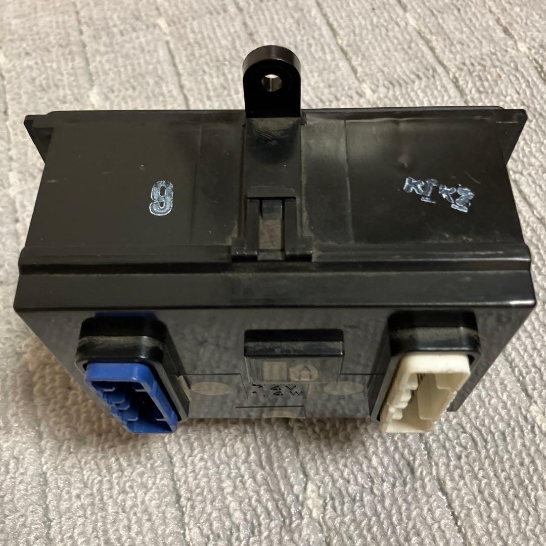 80ランクルエアコンスイッチ