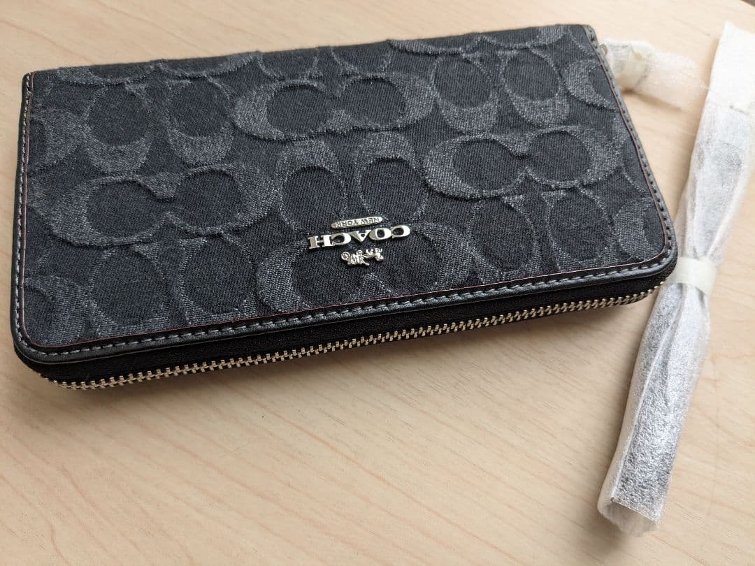 新品タグ付き＊COACH シグネチャーブラックデニム ロング長財布＊Unisex