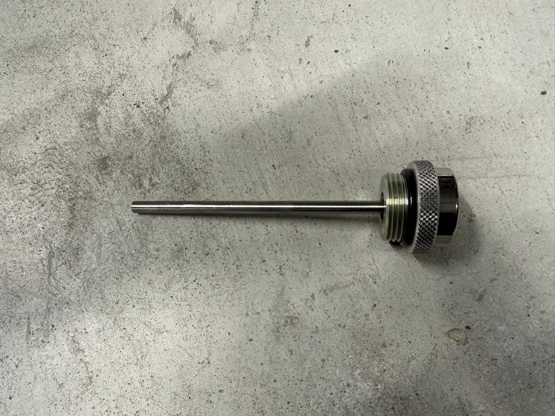 SR400 RR社製 油温計(黒)