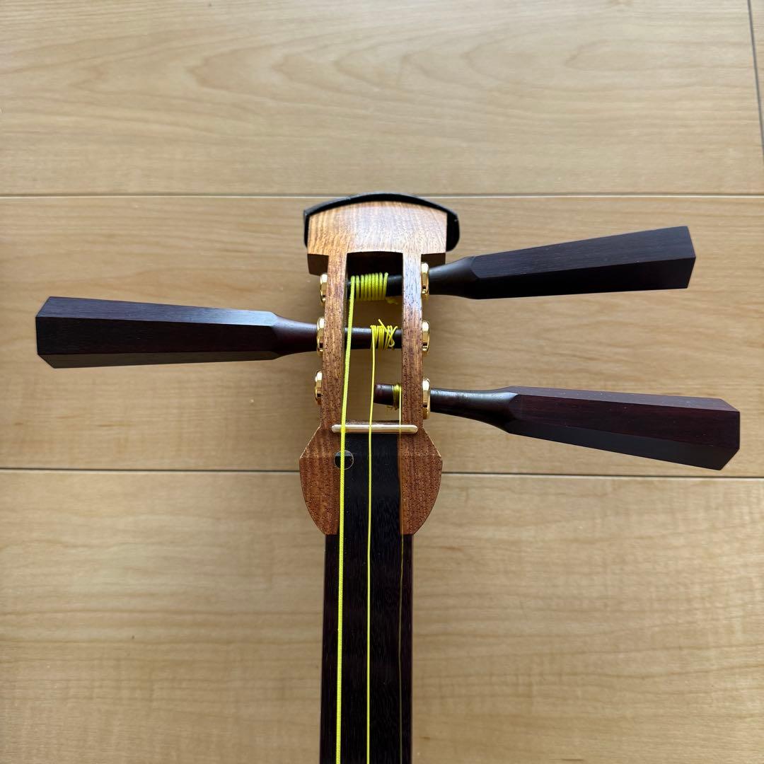 津軽三味線本体 バチ　ケース付き