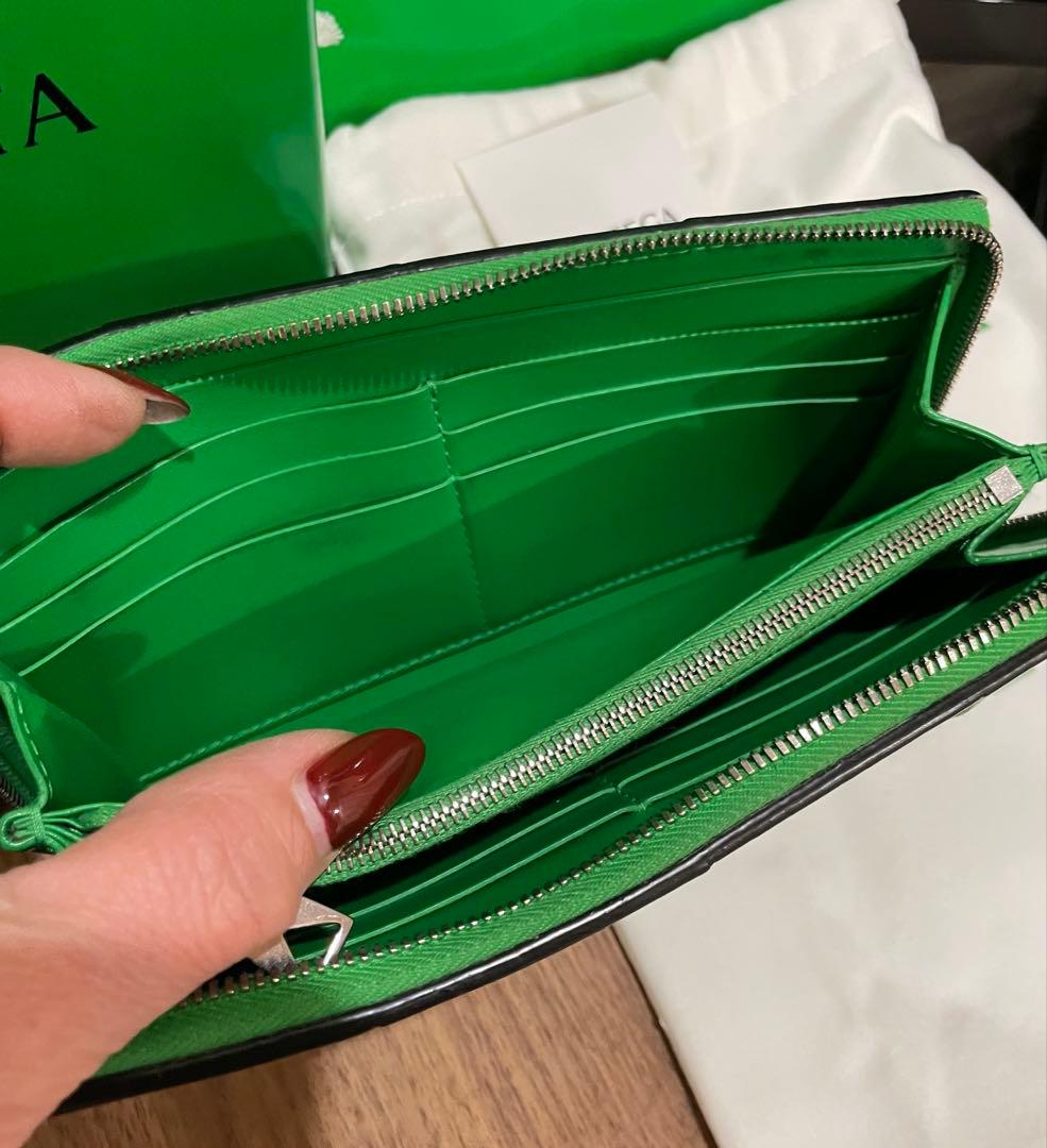 BOTTEGA VENETA ／美品グリーンレザー長財布