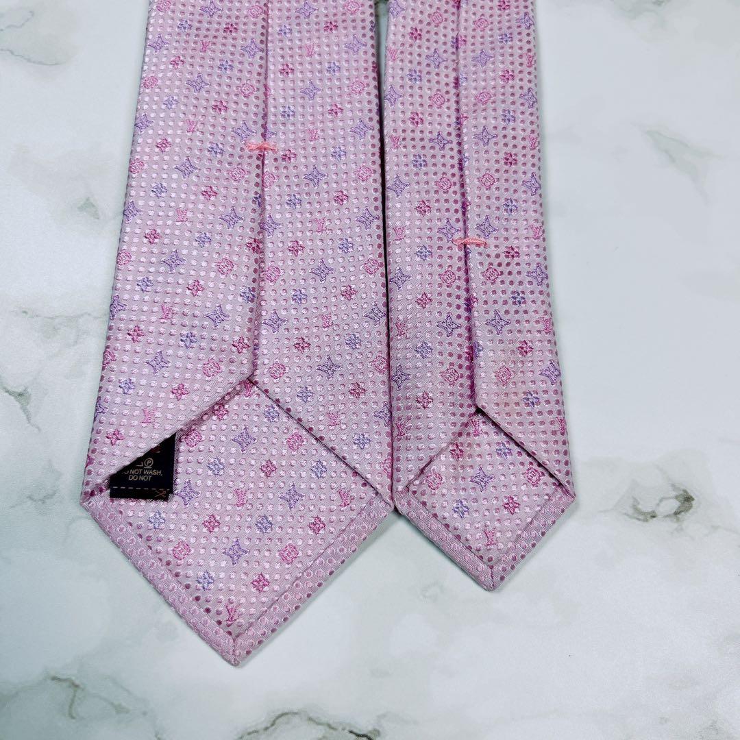 美品　現行　ルイヴィトン　ネクタイ　総柄　ロゴ　ピンク　光沢