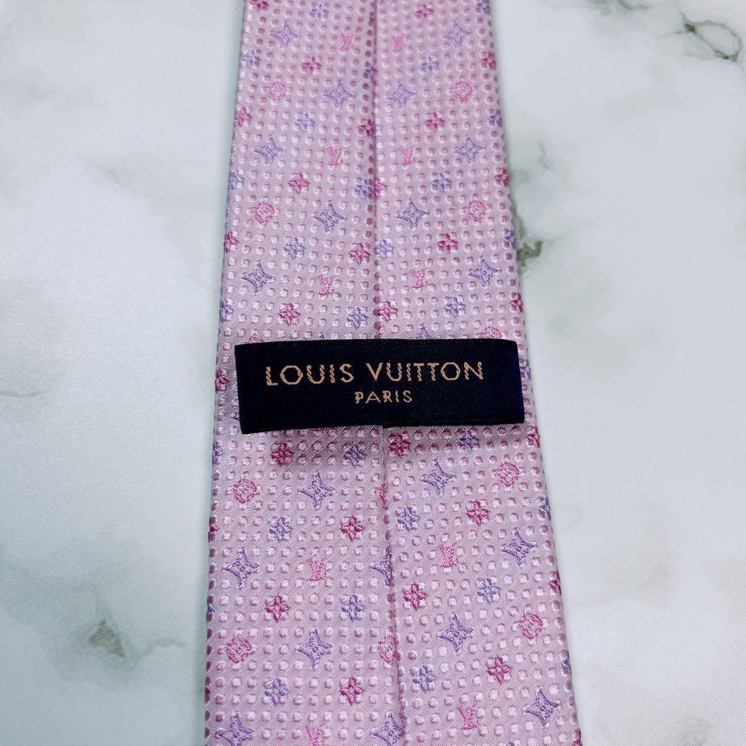 美品　現行　ルイヴィトン　ネクタイ　総柄　ロゴ　ピンク　光沢