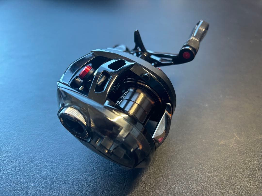 リール Lauda72 RIGHT MEGABASS REEL