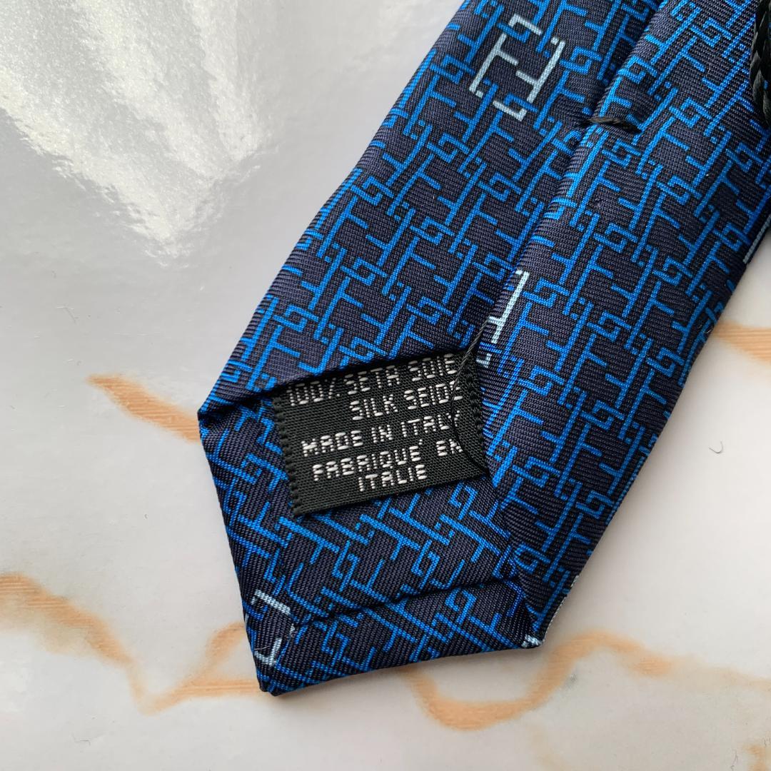 【未使用品】フェンディ　FENDI ネクタイ　シルク　タグ付き　即購入OK