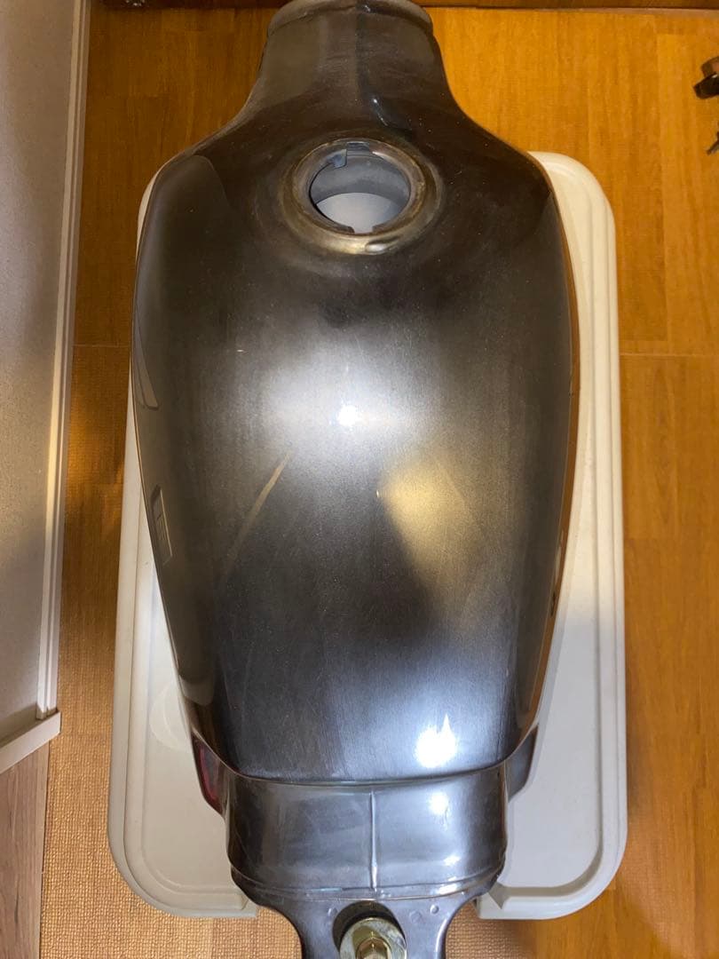 ホンダ 純正 タンク FTR223 アルミタンク風カスタムがカッコいい