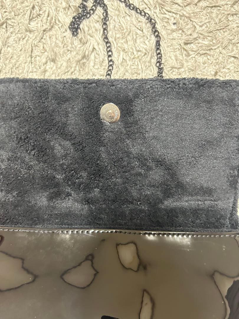 ②ノベルティ　シャネル　エナメル　チェーンバッグ