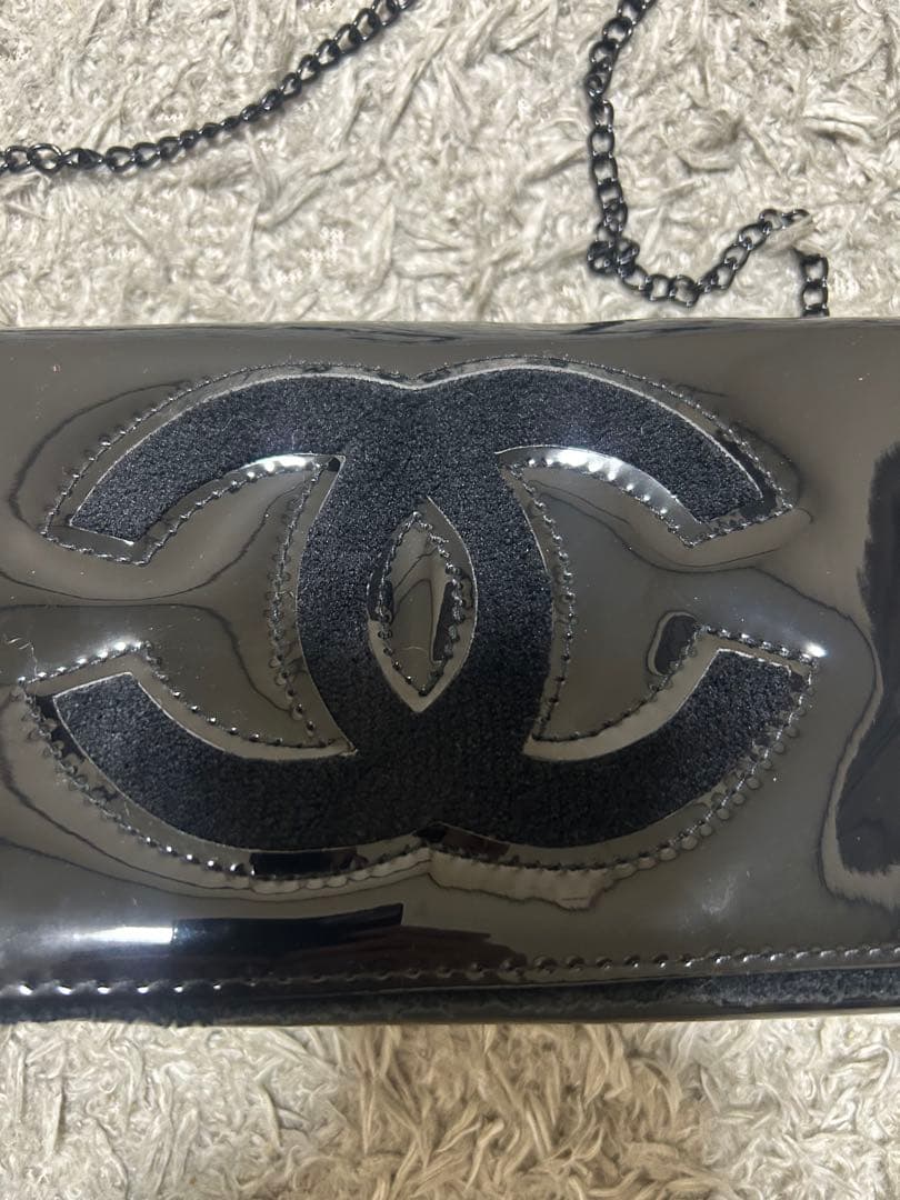 ②ノベルティ　シャネル　エナメル　チェーンバッグ