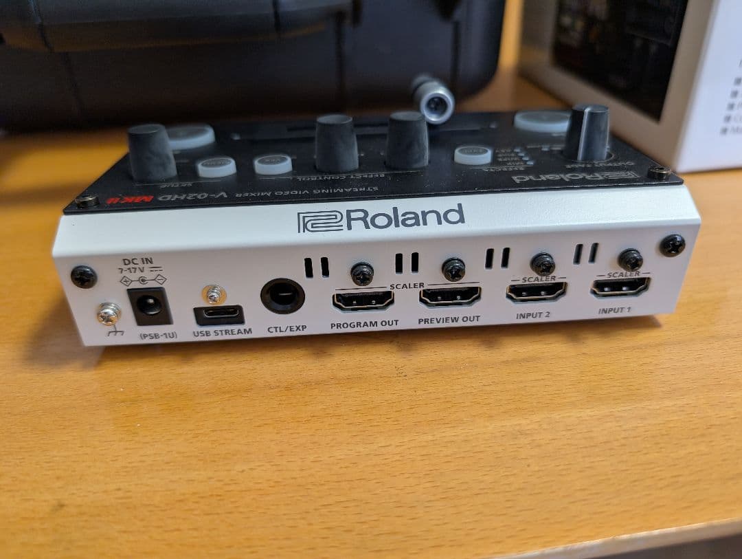 Roland V-02HD MKII ハードケース付き