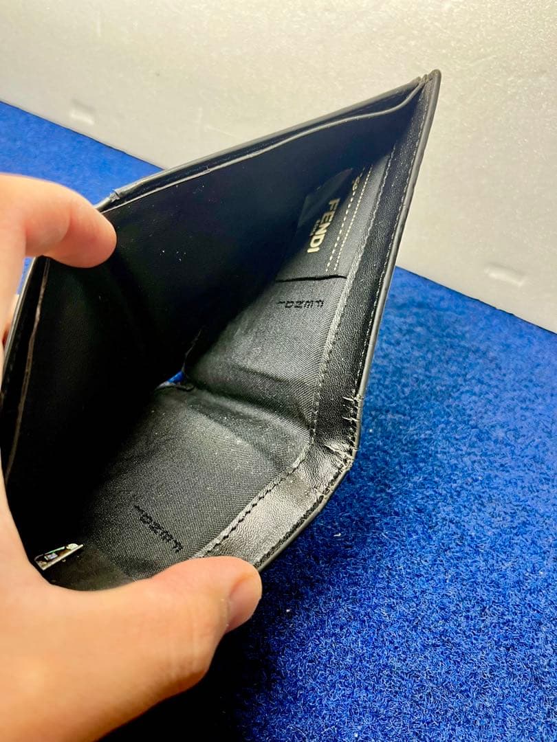 本日掲載終了美品FENDI モンスターMonster 二つ折り　お札入れ