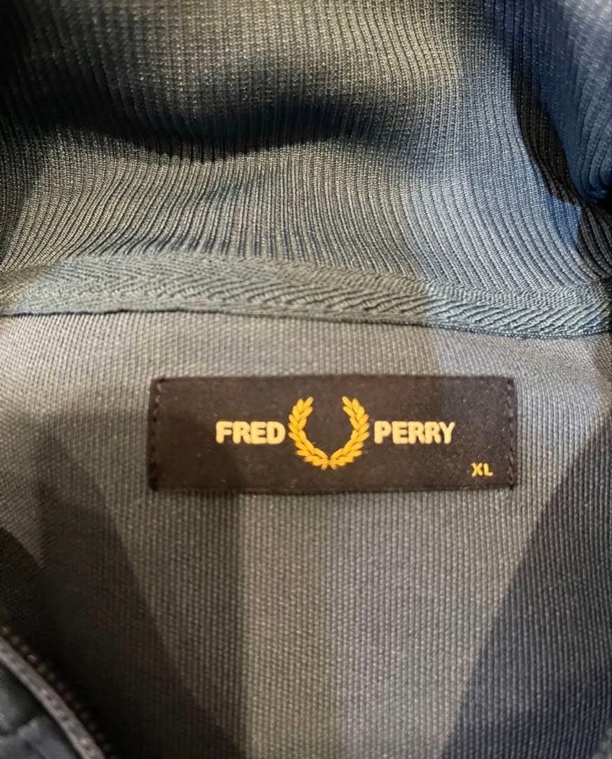 美品　フレッドペリー トラックジャケット XLサイズ ミッドナイトブルー