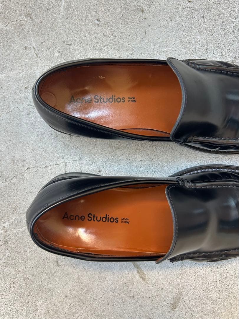 靴 Acne Studios Black Leather Loafers 41