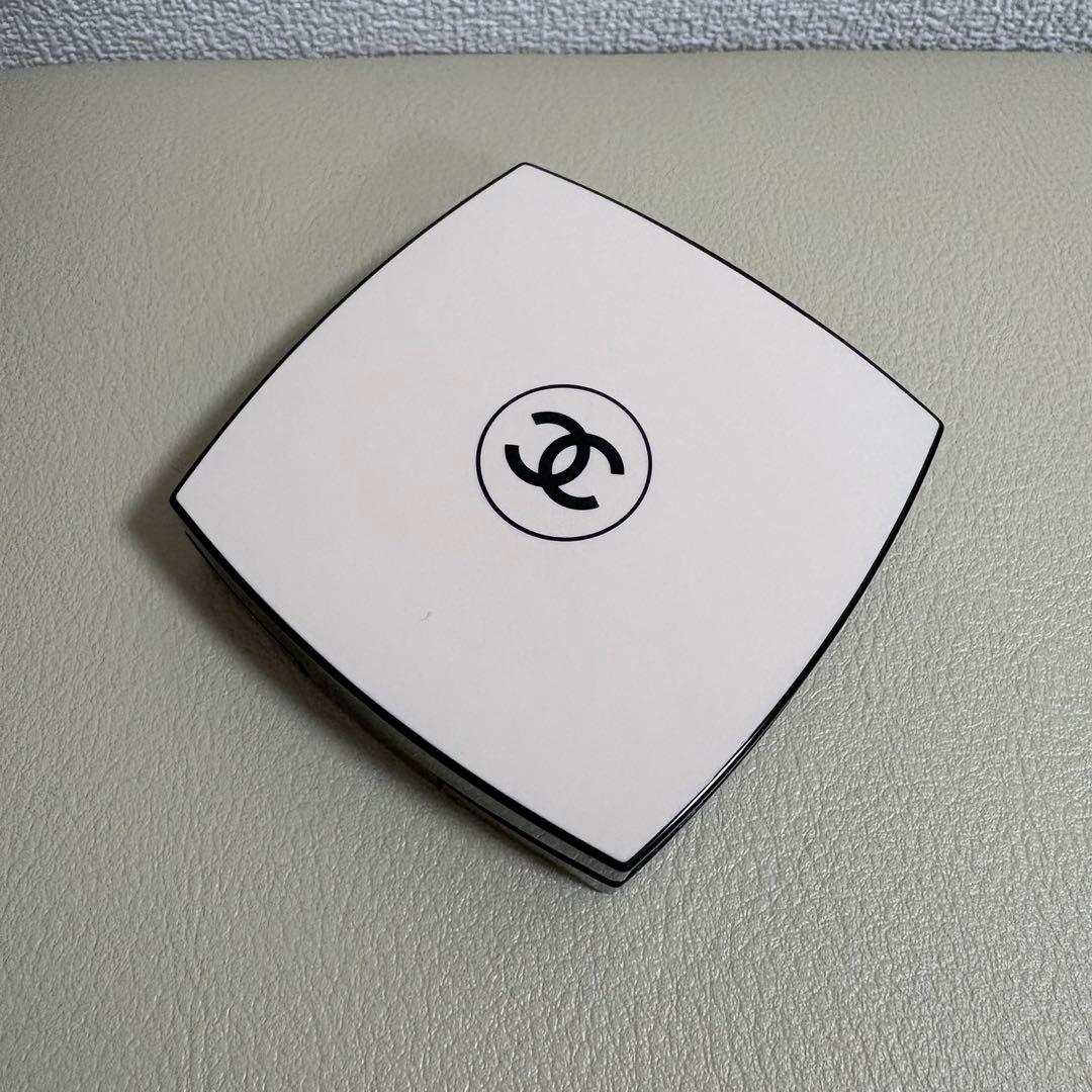 [新品•未使用•廃盤品]CHANEL LES BEIGES アイシャドウパレット