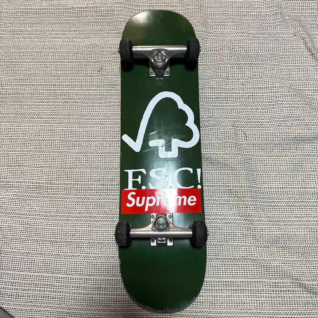 スケートボード　コンプリート　8インチ supremeステッカー