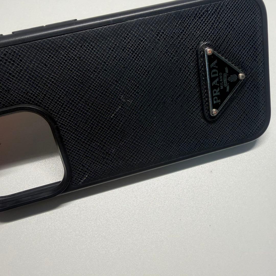 PRADA プラダ iPhone15pro スマホケース 黒 サフィアーノレザー