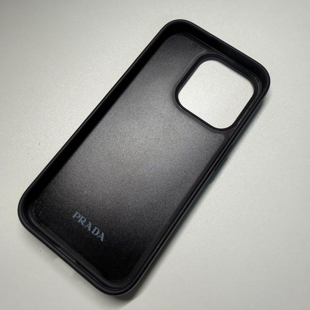 PRADA プラダ iPhone15pro スマホケース 黒 サフィアーノレザー