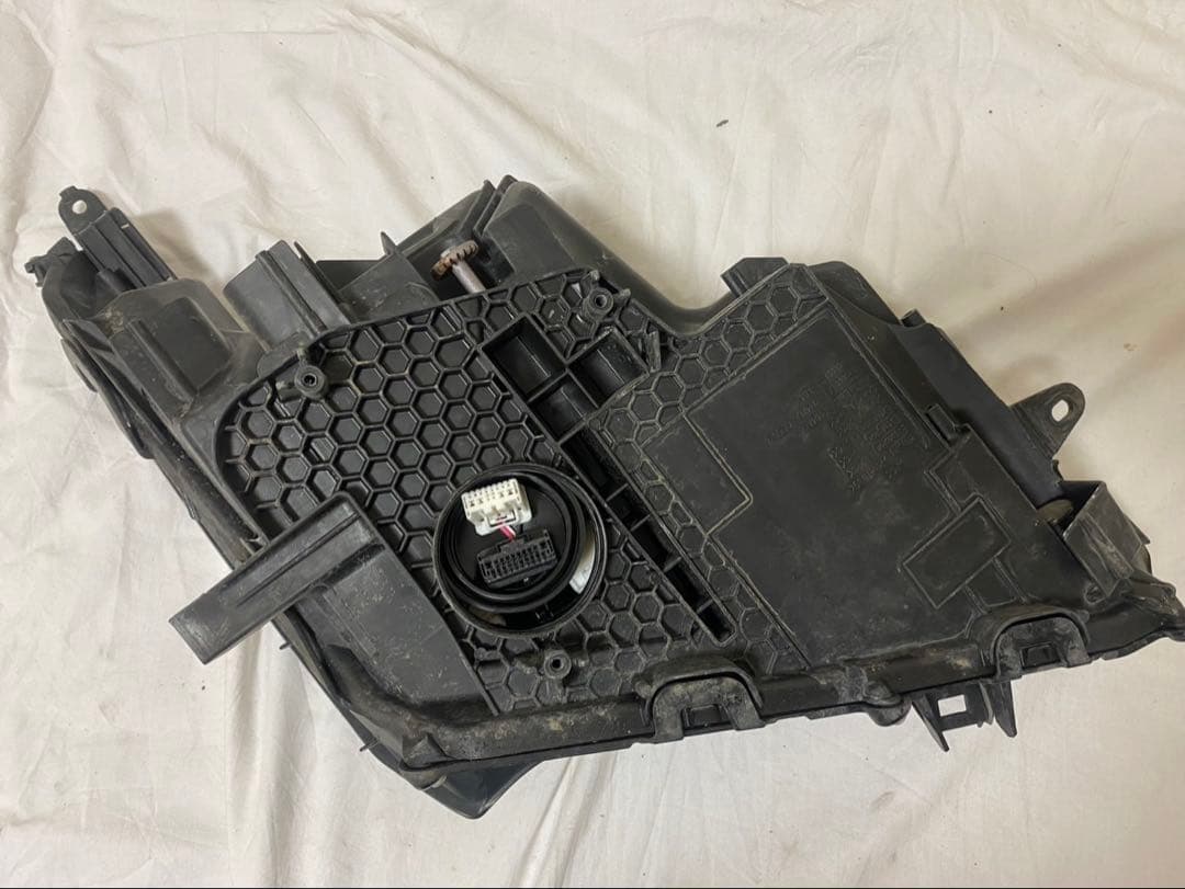 LEXUS NX AGZ10 左ヘッドライト　中古