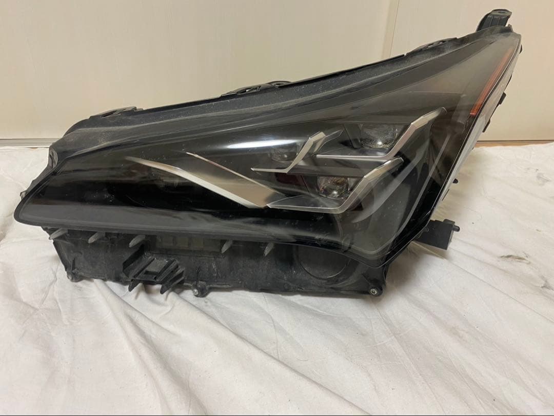 LEXUS NX AGZ10 左ヘッドライト　中古