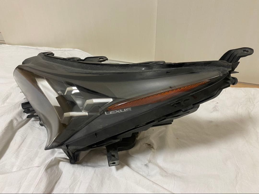 LEXUS NX AGZ10 左ヘッドライト　中古