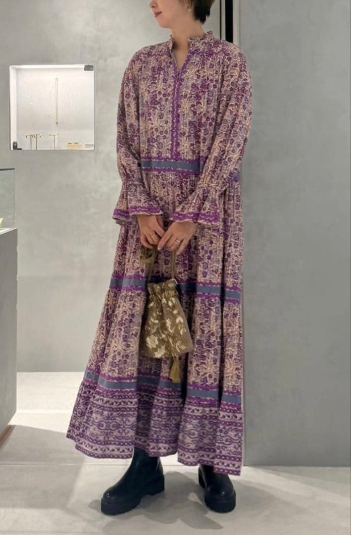 なな【サラマリカ】コットン ジャガード フラワープリント フリルドレス