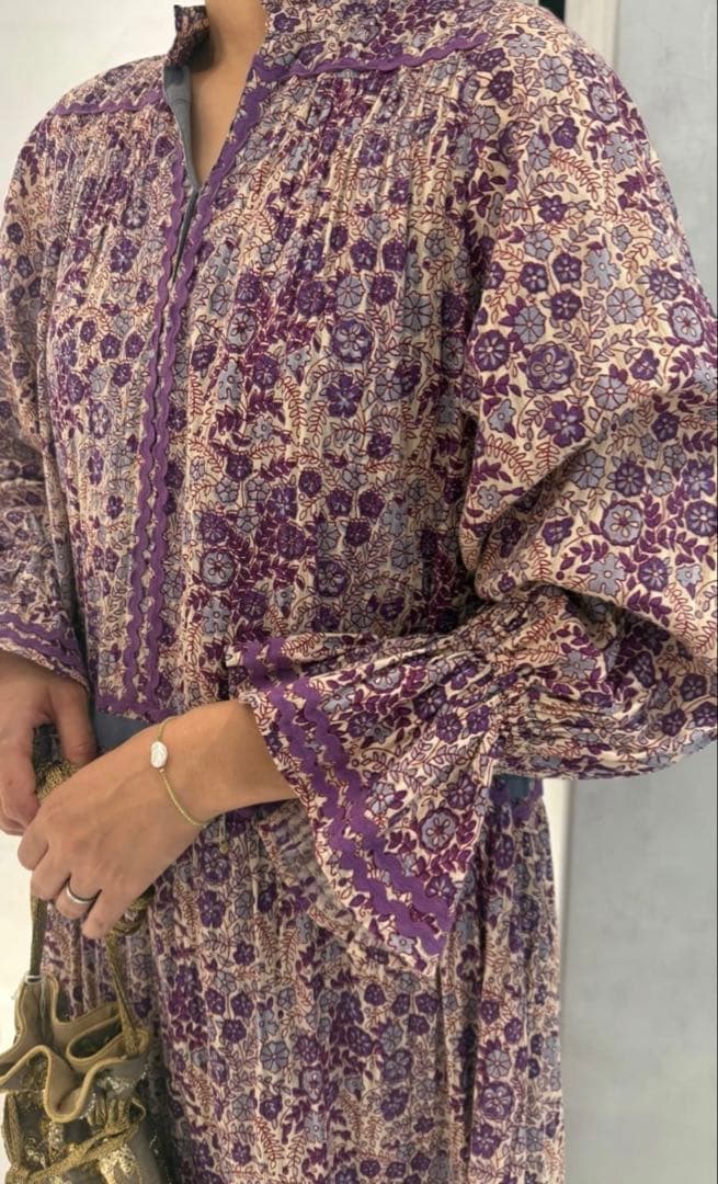 なな【サラマリカ】コットン ジャガード フラワープリント フリルドレス