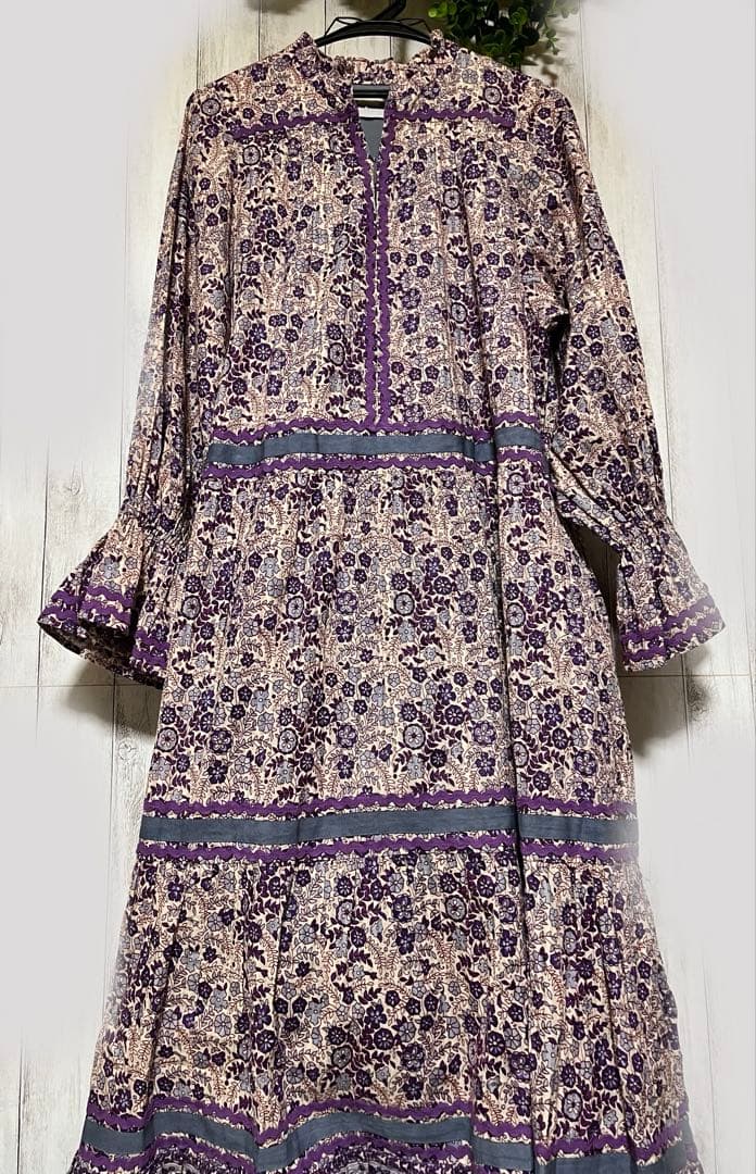 なな【サラマリカ】コットン ジャガード フラワープリント フリルドレス