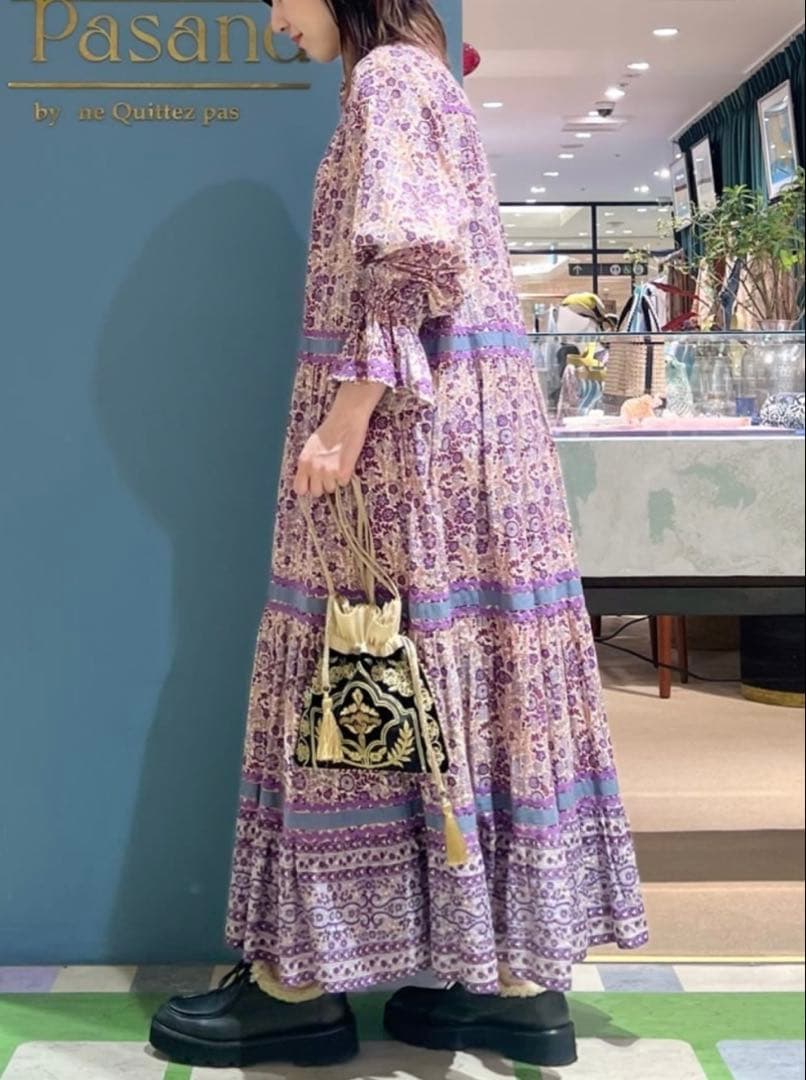 なな【サラマリカ】コットン ジャガード フラワープリント フリルドレス