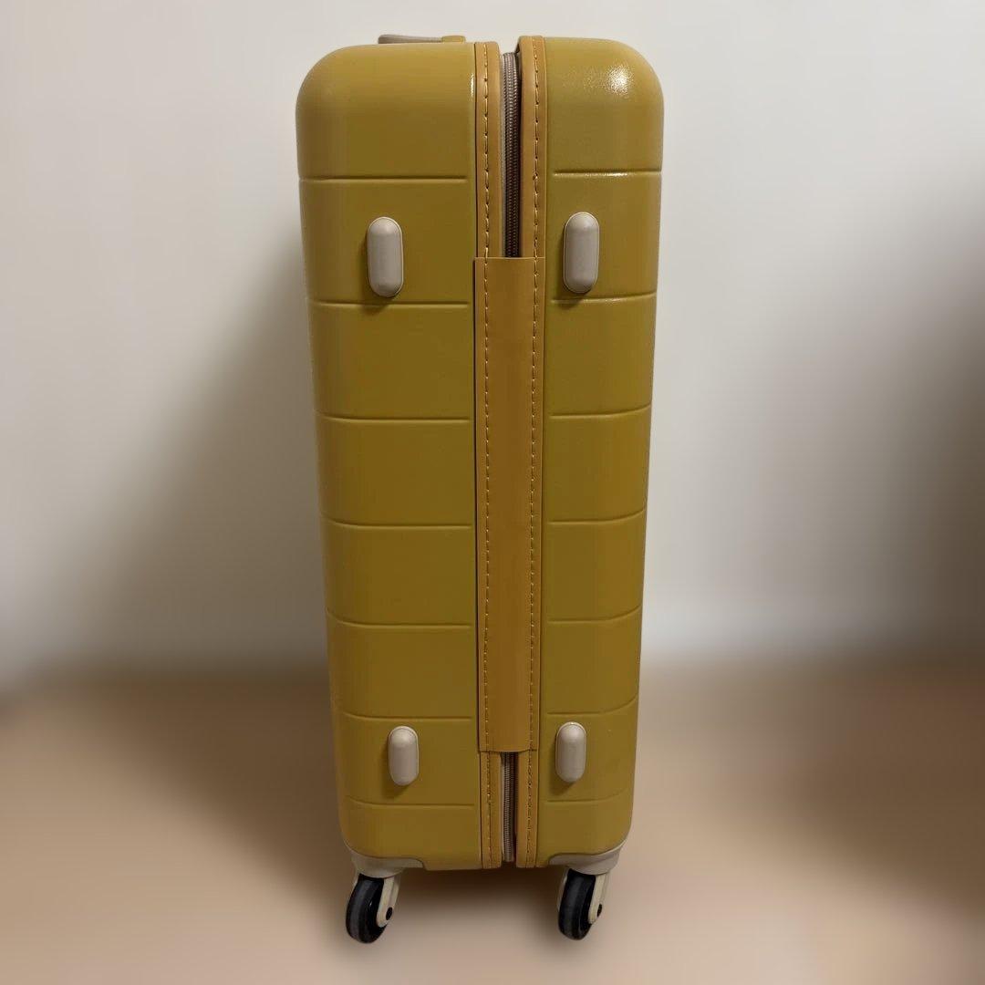 ジュエルナローズ　PEANUTS キャリーケース