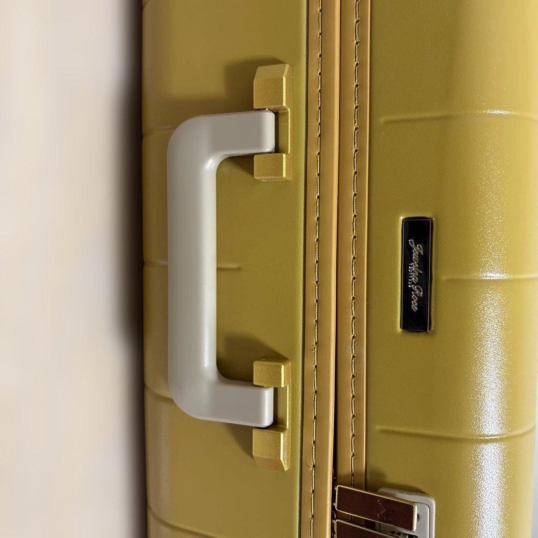 ジュエルナローズ　PEANUTS キャリーケース