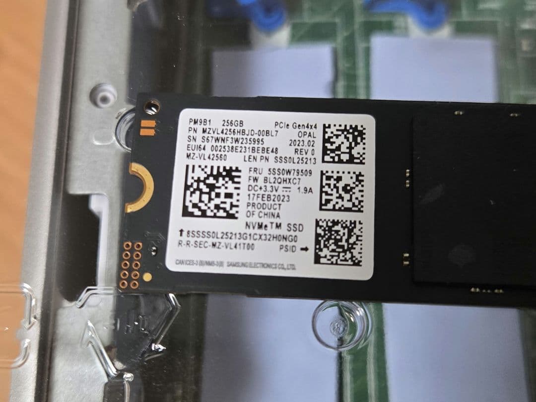 ミニPC Lenovo IDEACENTRE Mini Gen8