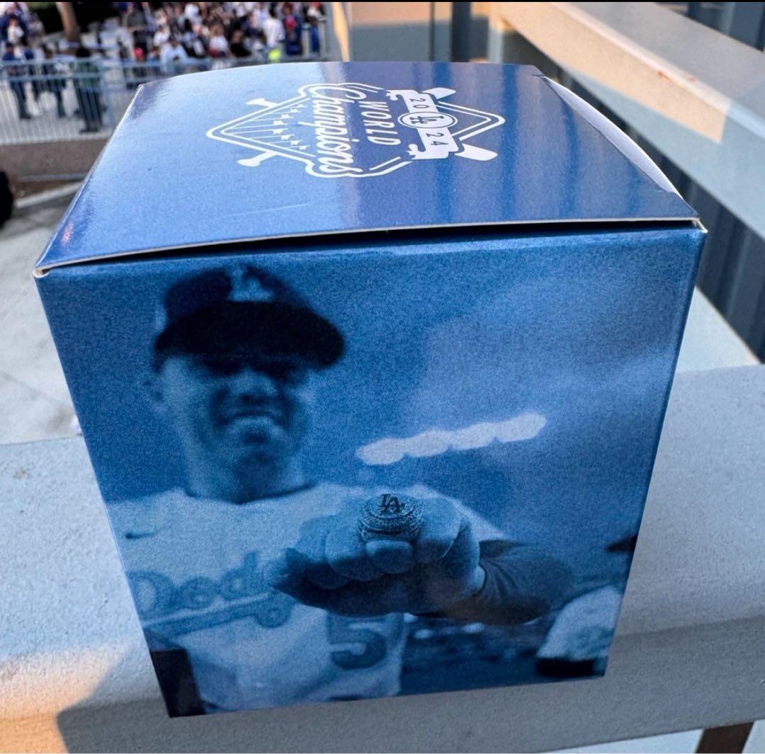 MVPトリオ　大谷翔平　フリーマン　ベッツ　ワールドチャンピオン　リング　冊子付