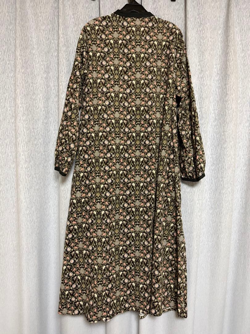 新品未使用リバティコーデュロイプリント ロングワンピース Mサイズ