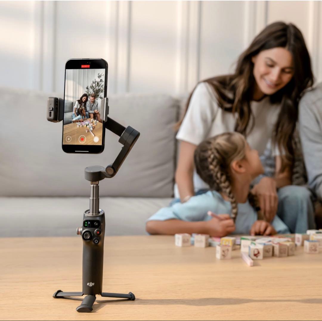 最新　DJI OSMO MOBILE 8 スマホ用ジンバル　ライト付き　自撮り棒