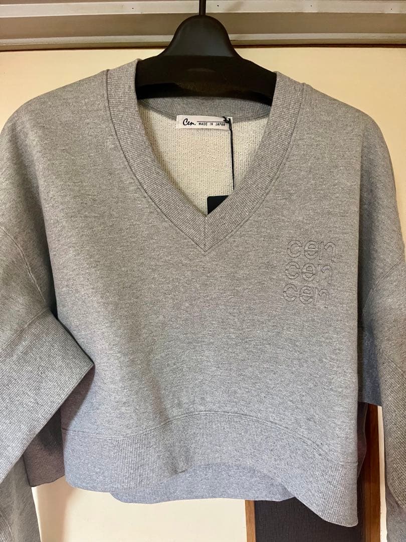 [新品タグ付き] cen.刺繍スエットプルオーバー