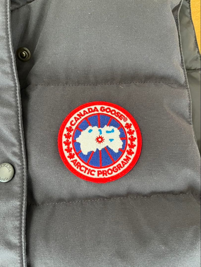 カナダグース　ダウンベスト　Sサイズ　ネイビー
