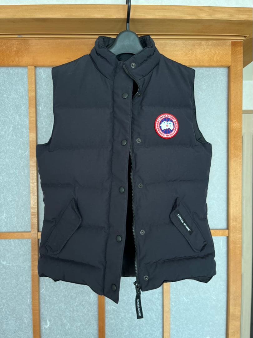 カナダグース　ダウンベスト　Sサイズ　ネイビー