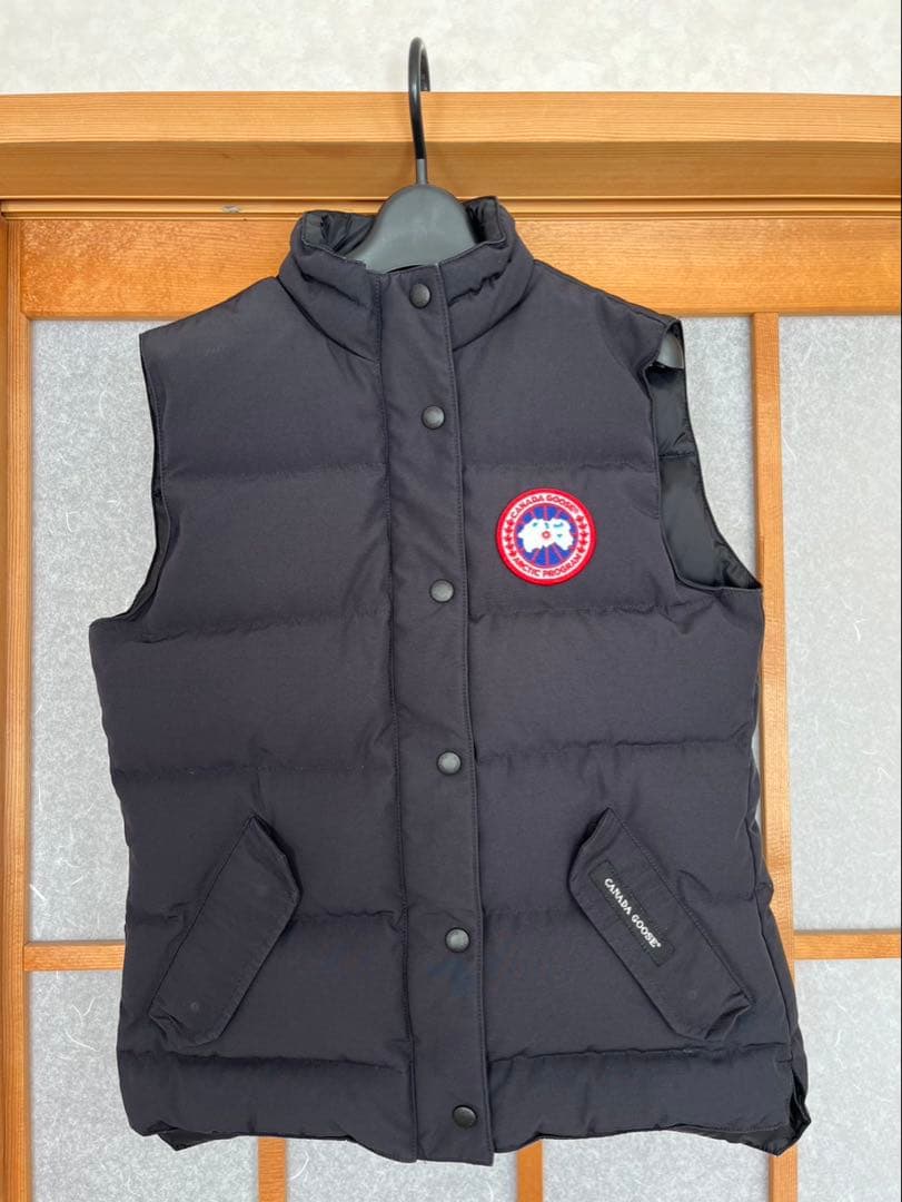 カナダグース　ダウンベスト　Sサイズ　ネイビー